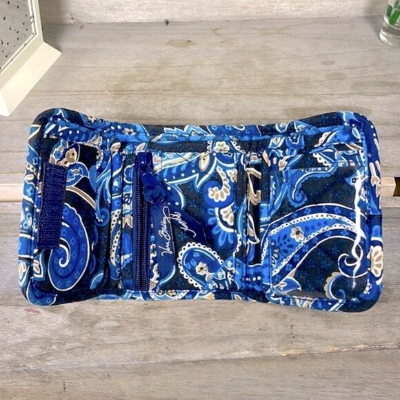 Vera Bradley Trifold Wallet Retired Windsor Navy - Picture 3 of 7